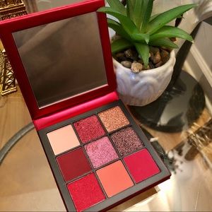 HUDA BEAUTY  Ruby Obsessions Eyeshadow Palette